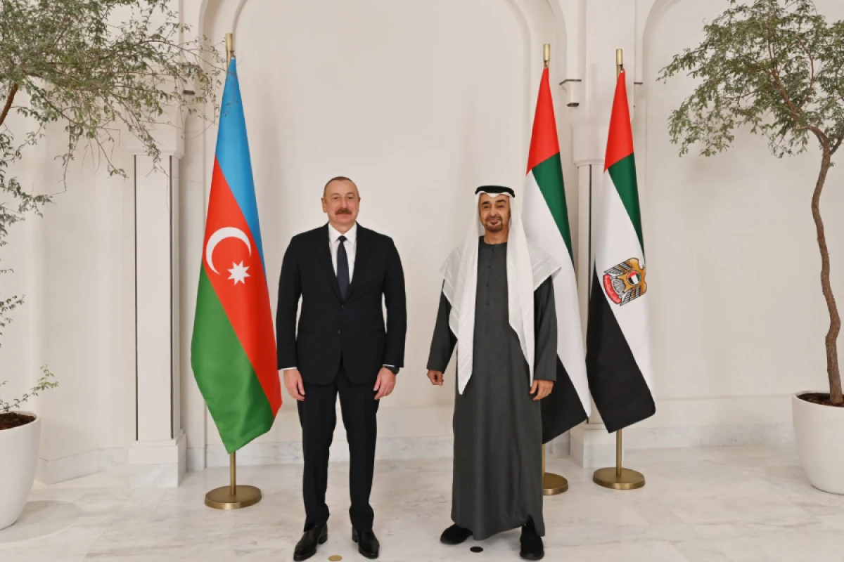 Prezident İlham Əliyev BƏƏ Prezidentinə zəng etdi