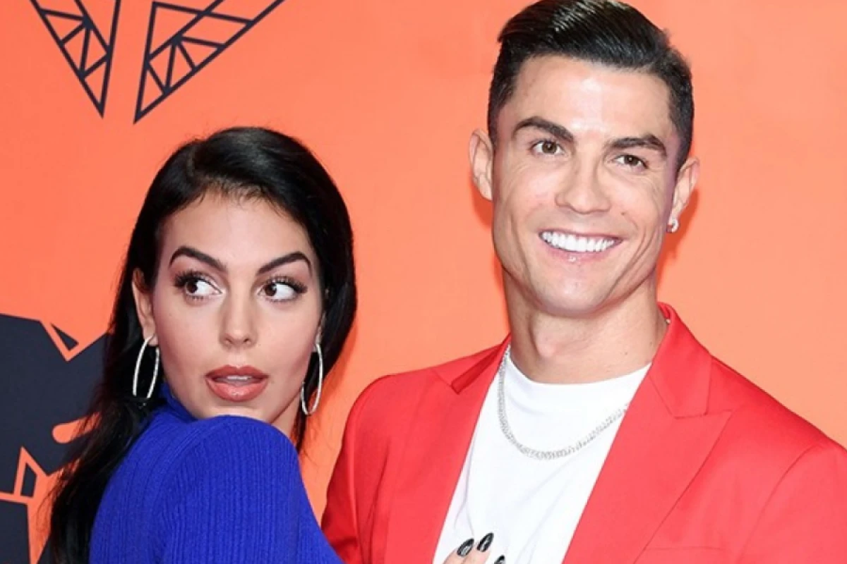 Ronaldo evlilik təklifi etdi