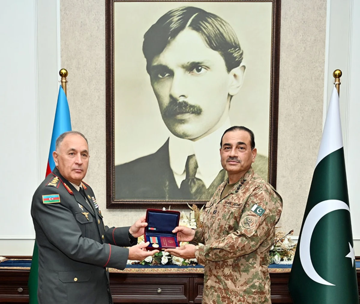 Pakistanın Quru Qoşunları komandanına Azərbaycanın hərbi medalı təqdim edildi — 1