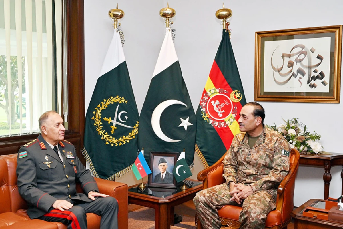 Pakistanın Quru Qoşunları komandanına Azərbaycanın hərbi medalı təqdim edildi — 2
