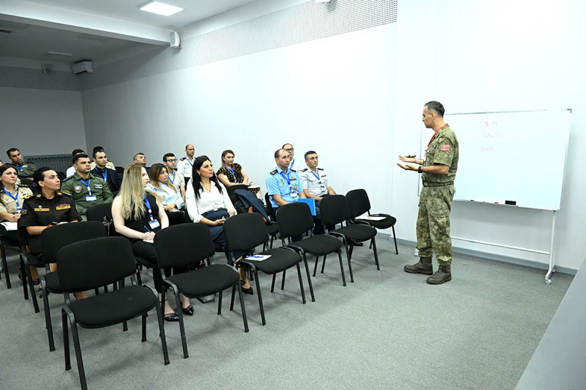 Bakıda strateji kommunikasiyalar mövzusunda kurs keçirildi — 8