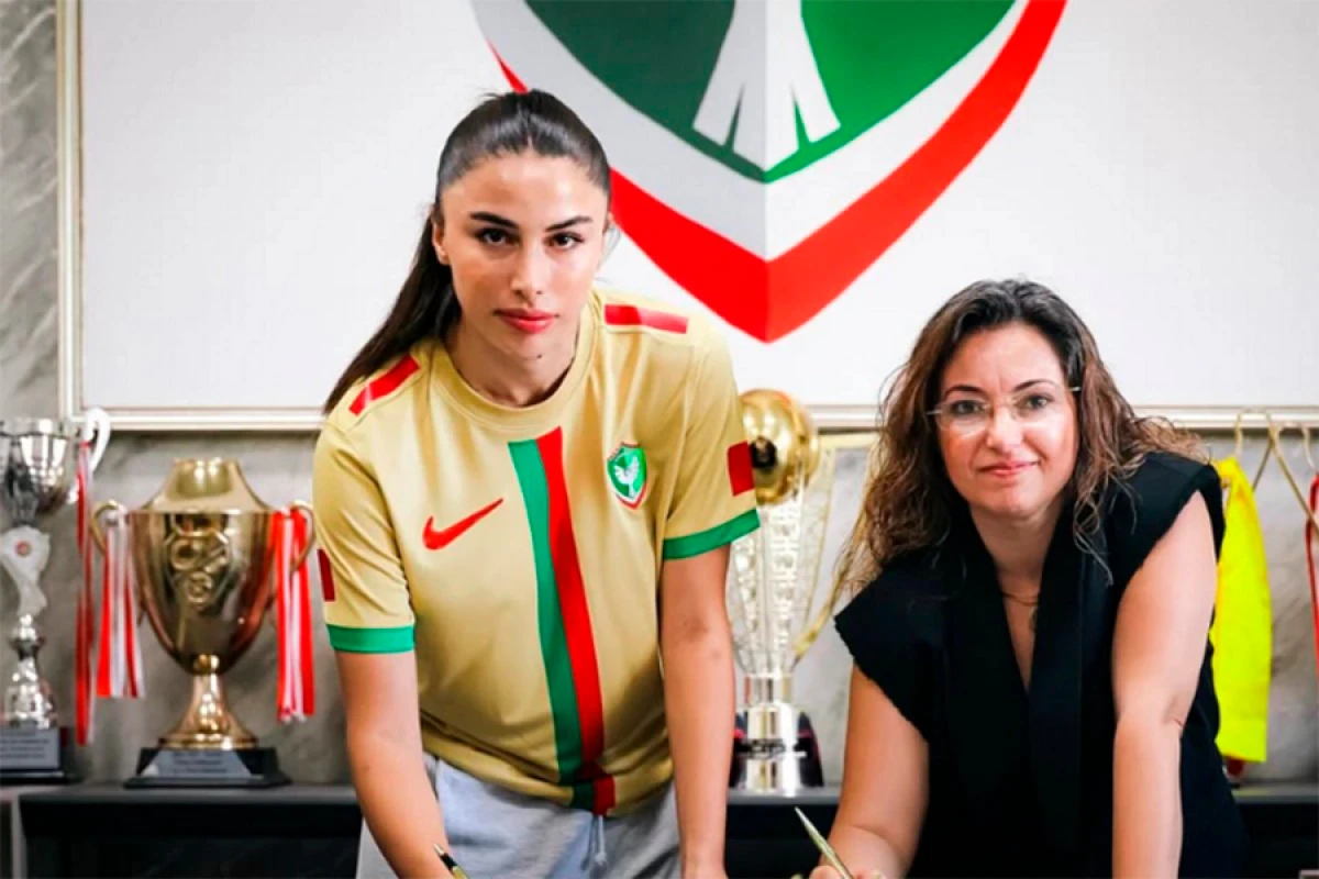 Azərbaycanlı futbolçu klubunu dəyişdi