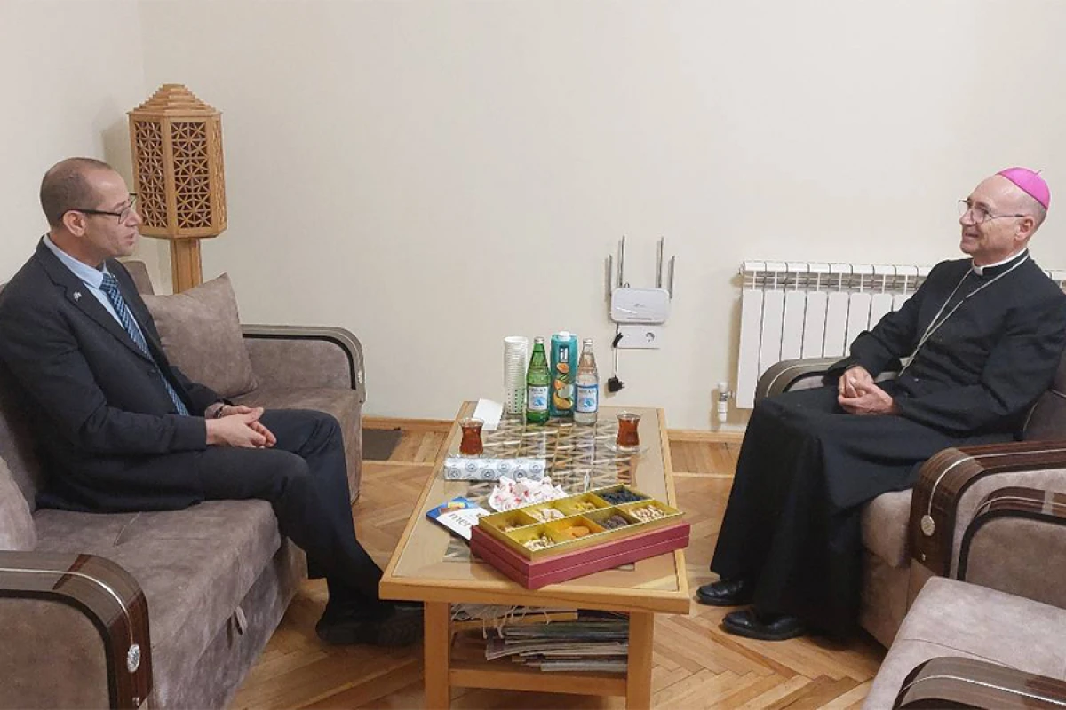 Azərbaycanın apostol prefekti İsrail səfiri ilə görüşdü