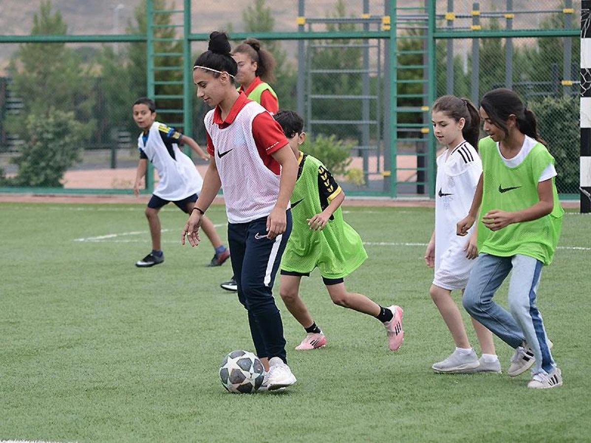 Azərbaycanın qadınlardan ibarət millisi Füzuli və Şuşada — 1