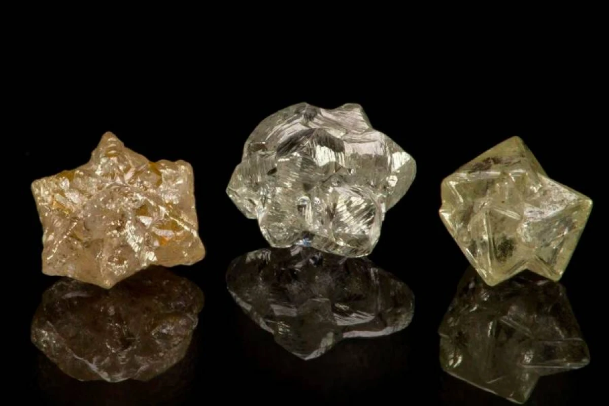 Alimlər ilk dəfə meteorit mənşəli almaz yaratdılar