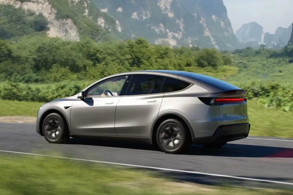"Tesla" yeni model maşınını satışa çıxardı