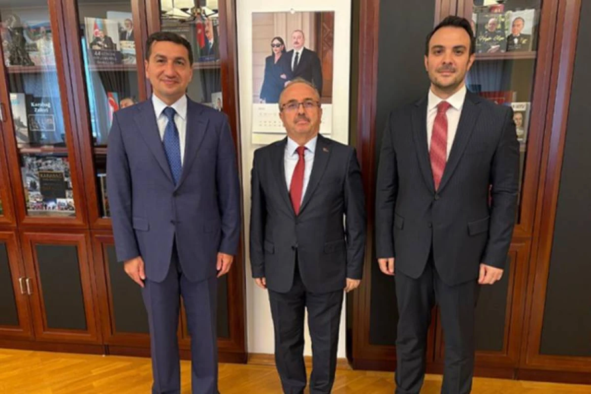 Hikmət Hacıyev Türkiyə səfiri ilə görüşdü