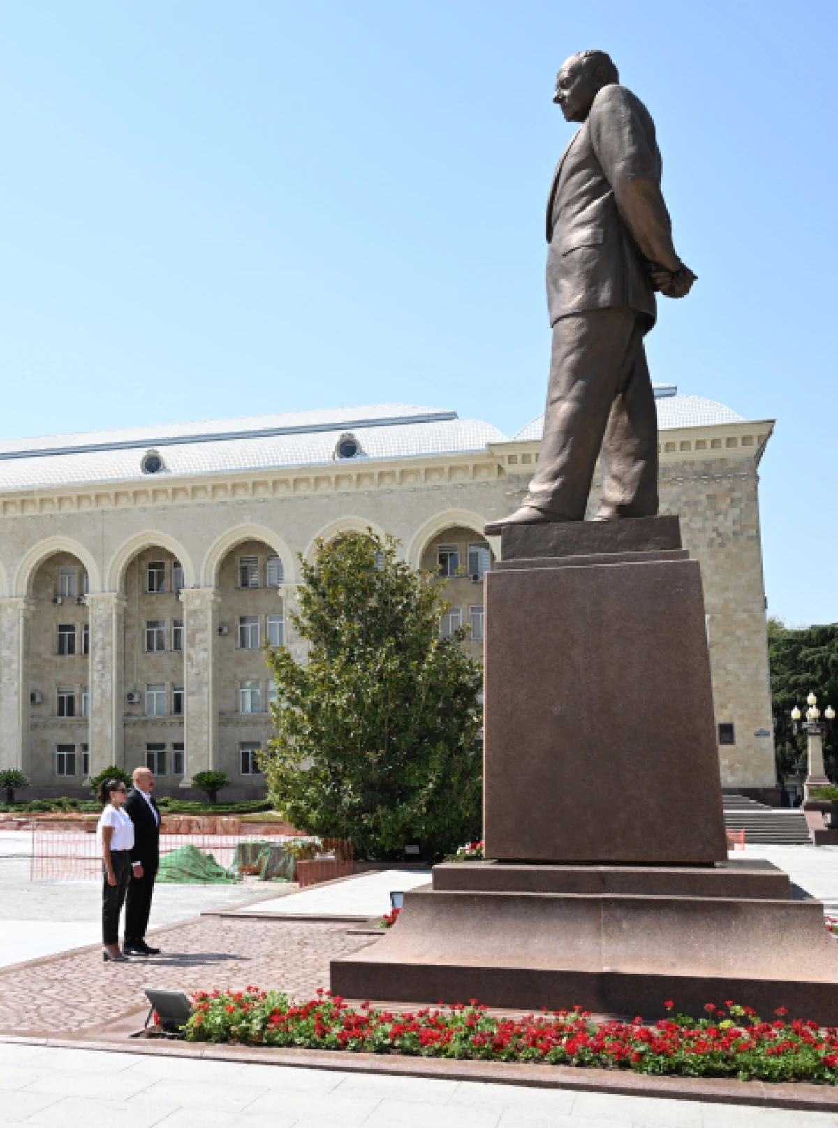 Prezident İlham Əliyev və birinci xanım Mehriban Əliyeva Gəncə şəhərində oldular - YENİLƏNDİ — 2