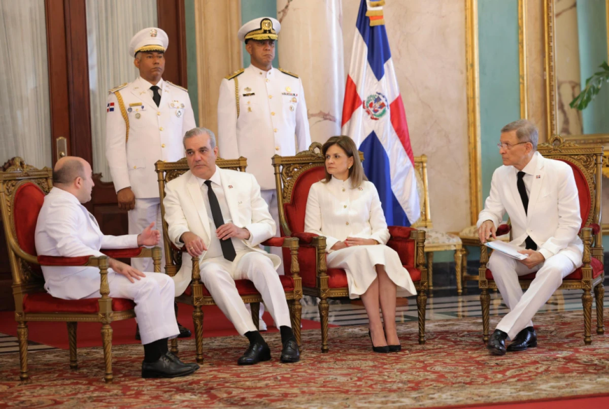 Azərbaycanın səfiri etimadnaməsini Dominikan Prezidentinə təqdim etdi — 1