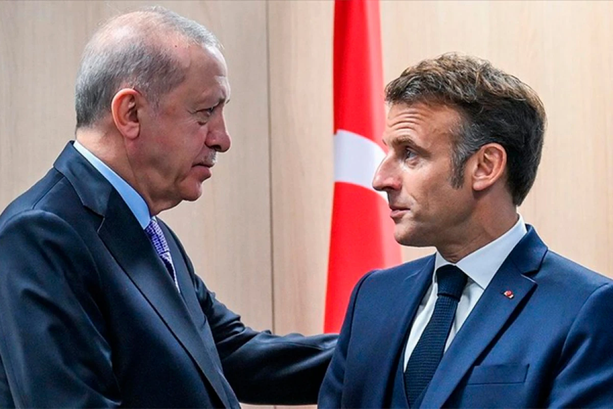Ərdoğan Makronla regional və qlobal məsələləri müzakirə etdi