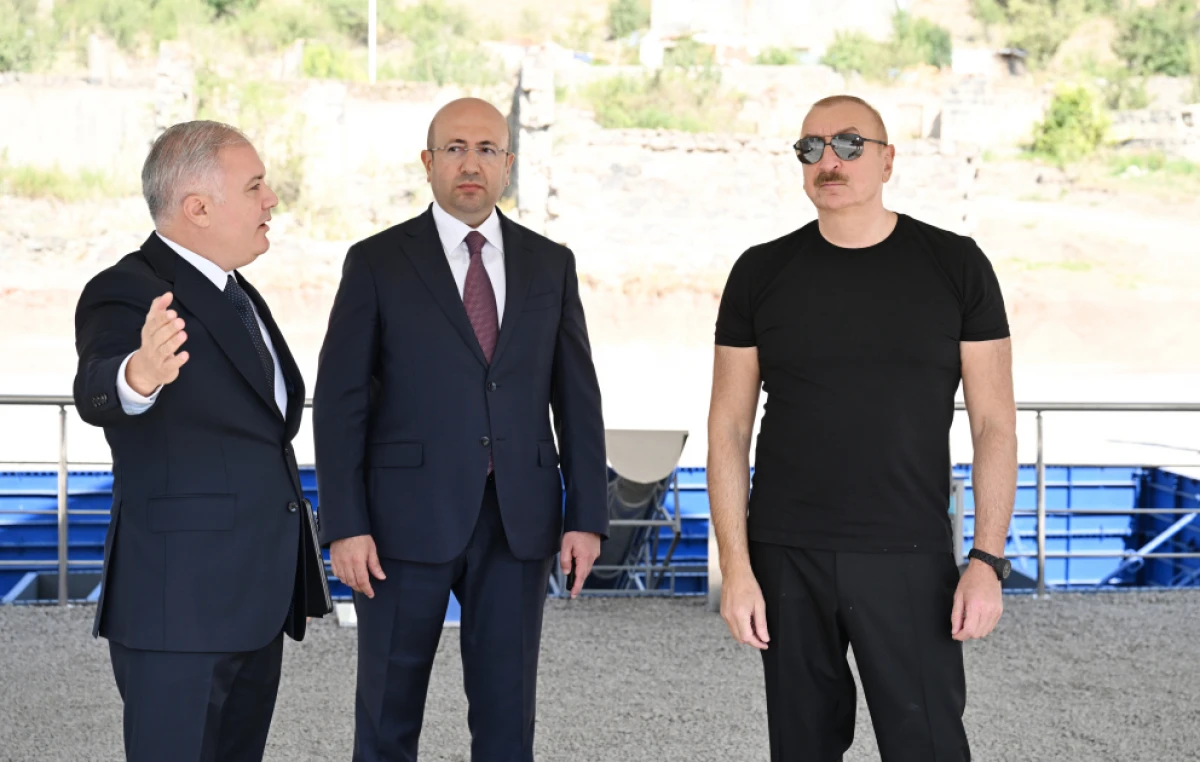 Prezident İlham Əliyev Kəlbəcər şəhər parkının təməlini qoydu - YENİLƏNDİ — 1