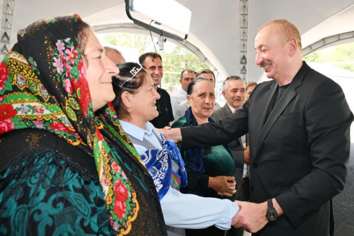 İlham Əliyev və birinci xanım Mehriban Əliyeva Ağdərədə Vəngli və Kolatağ kəndlərinin sakinləri ilə görüşdülər- YENiLƏNDİ