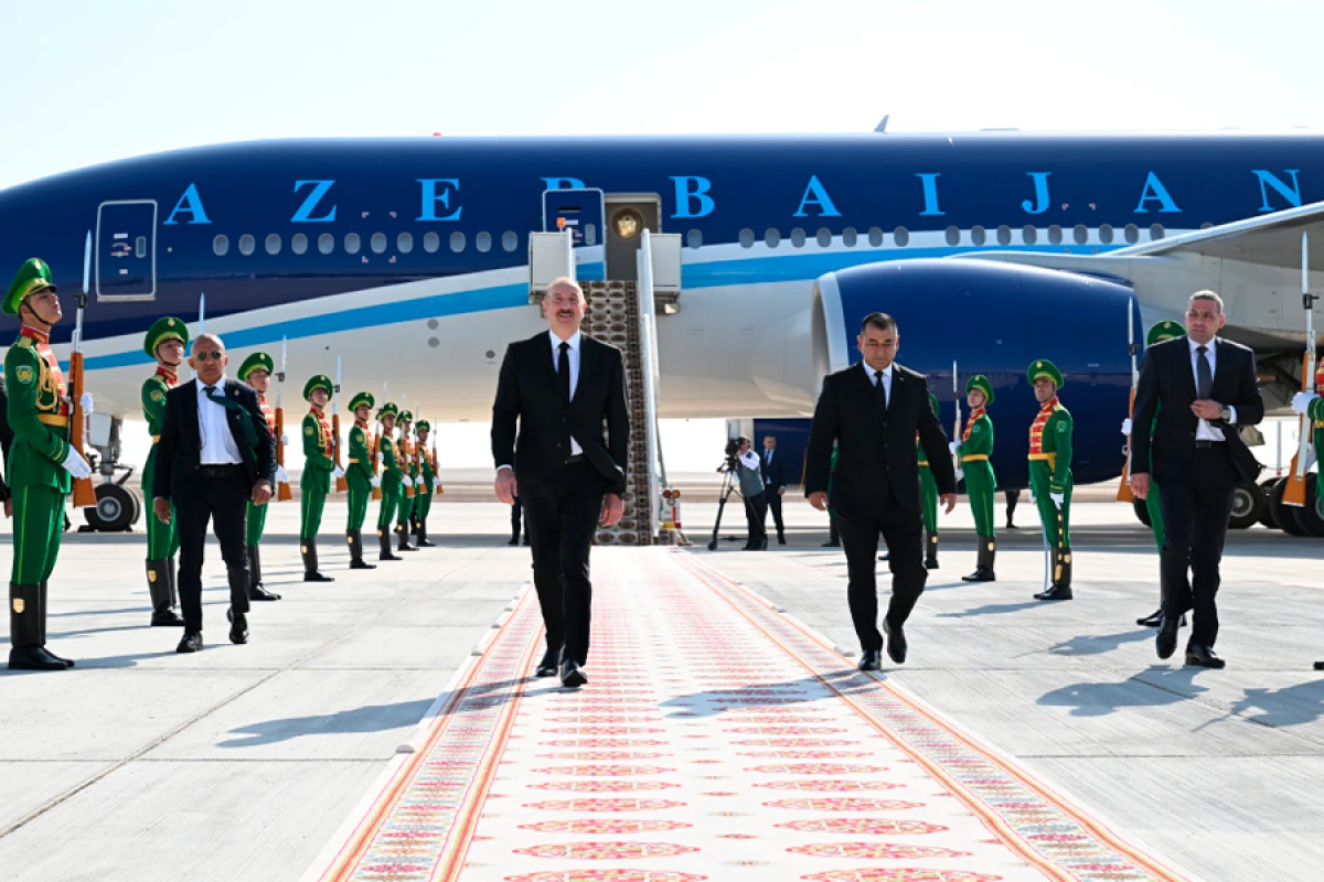 Azərbaycan Prezidenti İlham Əliyev Türkmənistana işgüzar səfərə gəldi