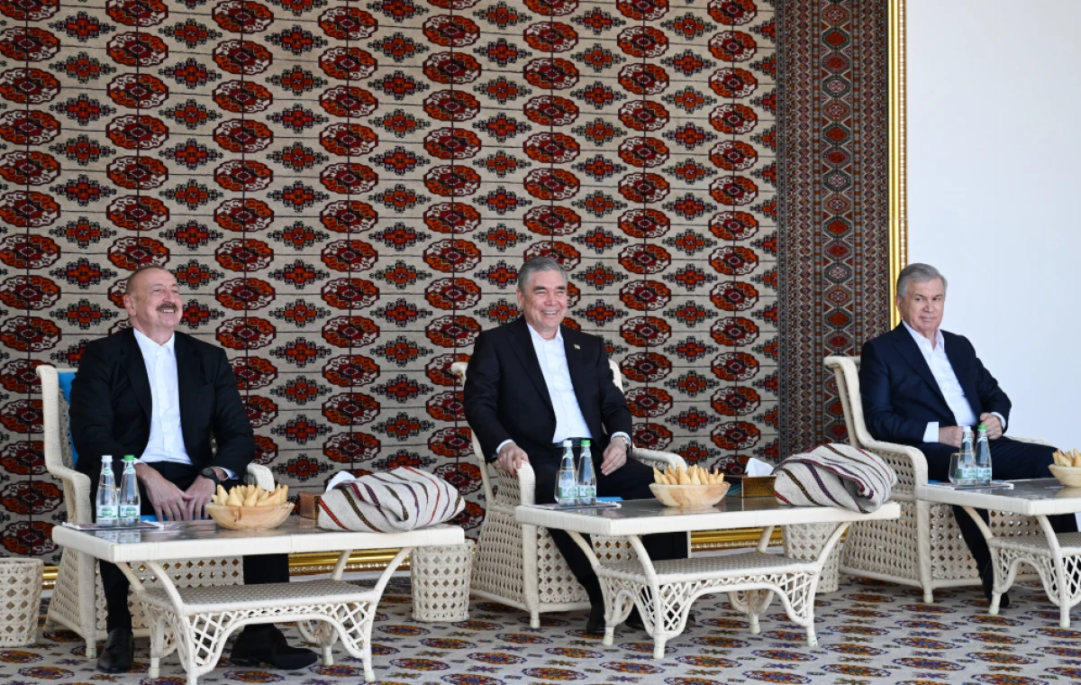 Azərbaycan Prezidenti İlham Əliyevə “Axaltəkə” atı hədiyyə edildi- YENİLƏNDİ — 9
