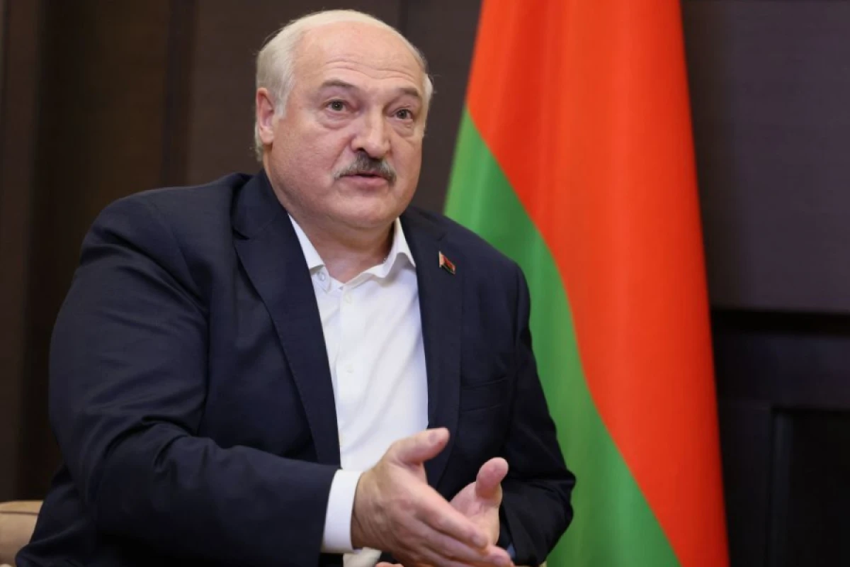 Lukaşenko Trampı Bakı ilə İrəvan arasında imzalanan sülh sazişinə görə təbrik etdi