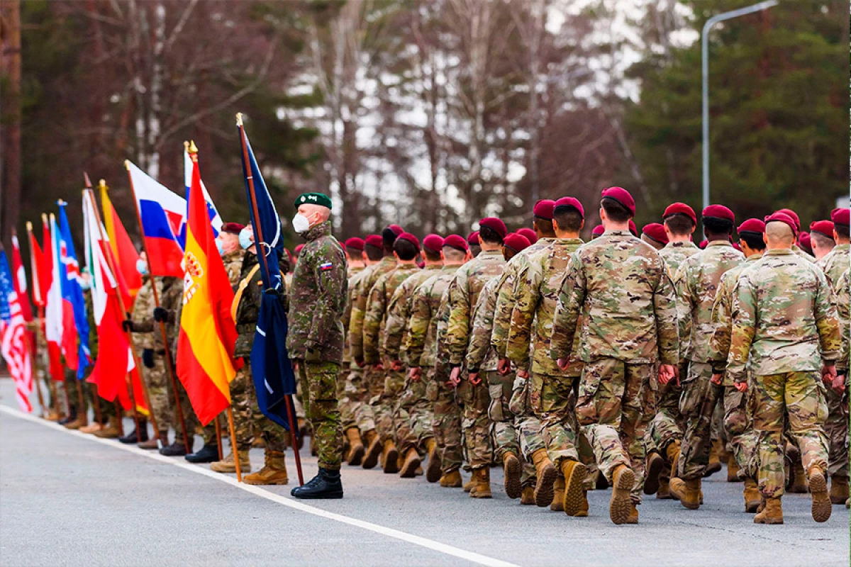 NATO: Ukraynaya hərbi kontingent göndərilməsi gündəmdə deyil