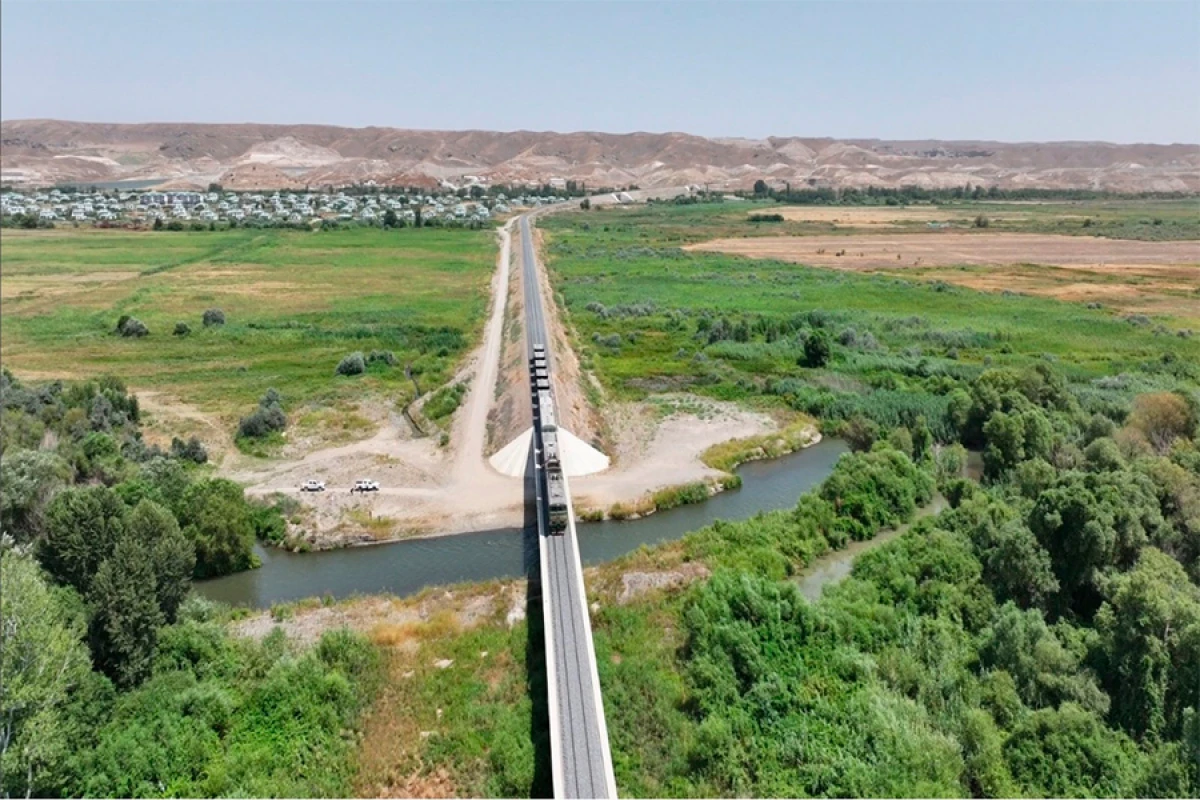 Horadiz-Ağbənd dəmir yolu xəttinin tikinti-quraşdırma işlərinin 67%-i yekunlaşdı