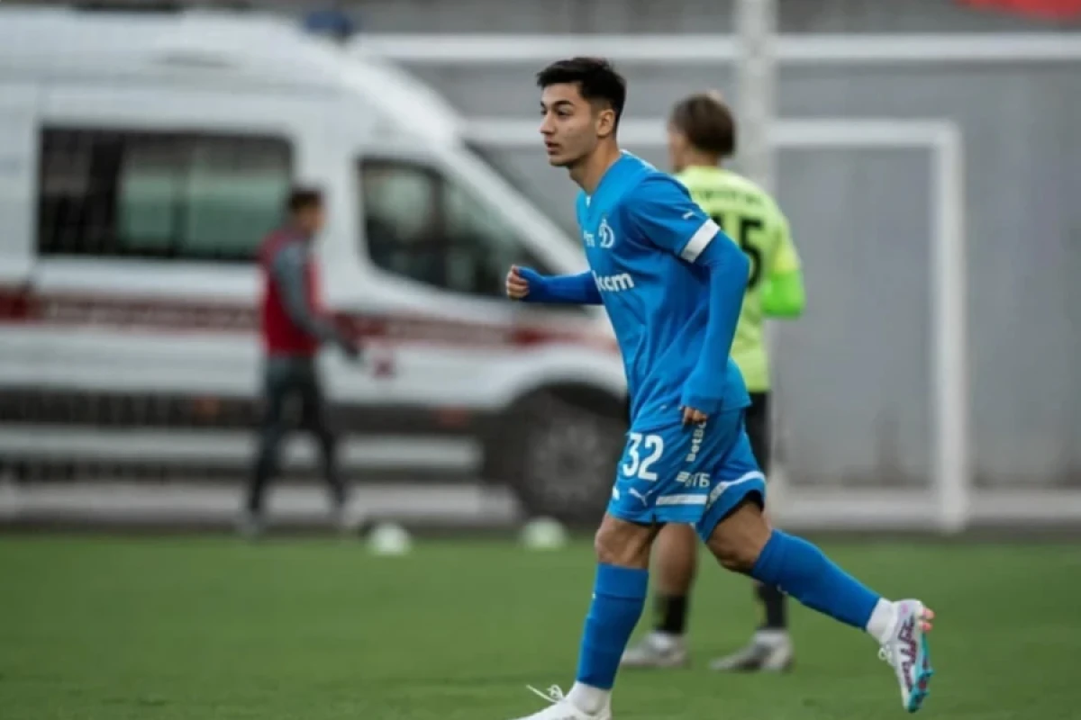 Daha bir futbolçu milliləşdirilir