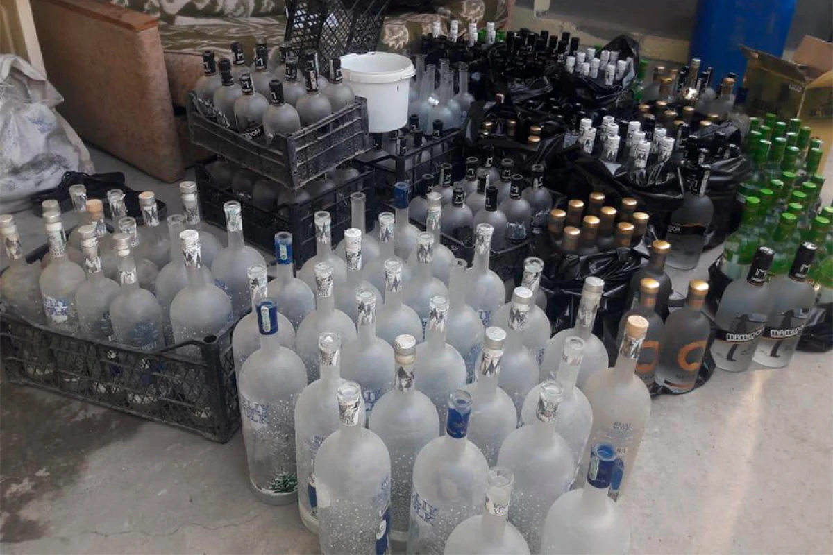 Külli miqdarda saxta aksiz markalı alkoqollu içki dövriyyədən çıxarıldı