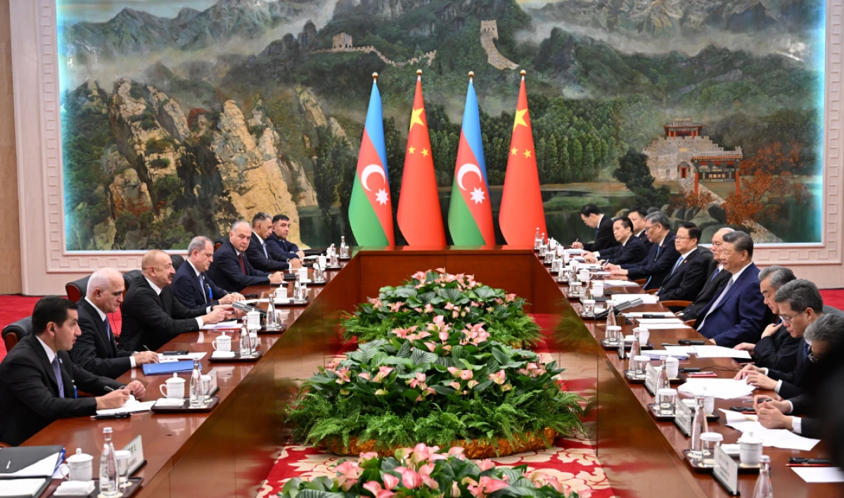 Prezident İlham Əliyev Çinin Sədri Si Cinpin ilə görüşdü - YENİLƏNDİ — 2