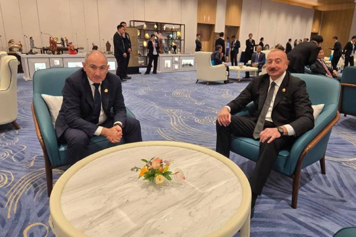 Prezident İlham Əliyevin Ermənistanın Baş naziri Nikol Paşinyan ilə görüşü oldu
