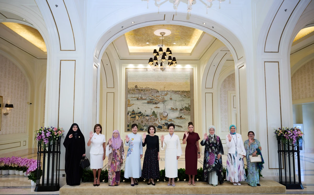 Mehriban Əliyeva Çində dövlət və hökumət başçılarının xanımları ilə birlikdə gəmi gəzintisində iştirak etdi — 8