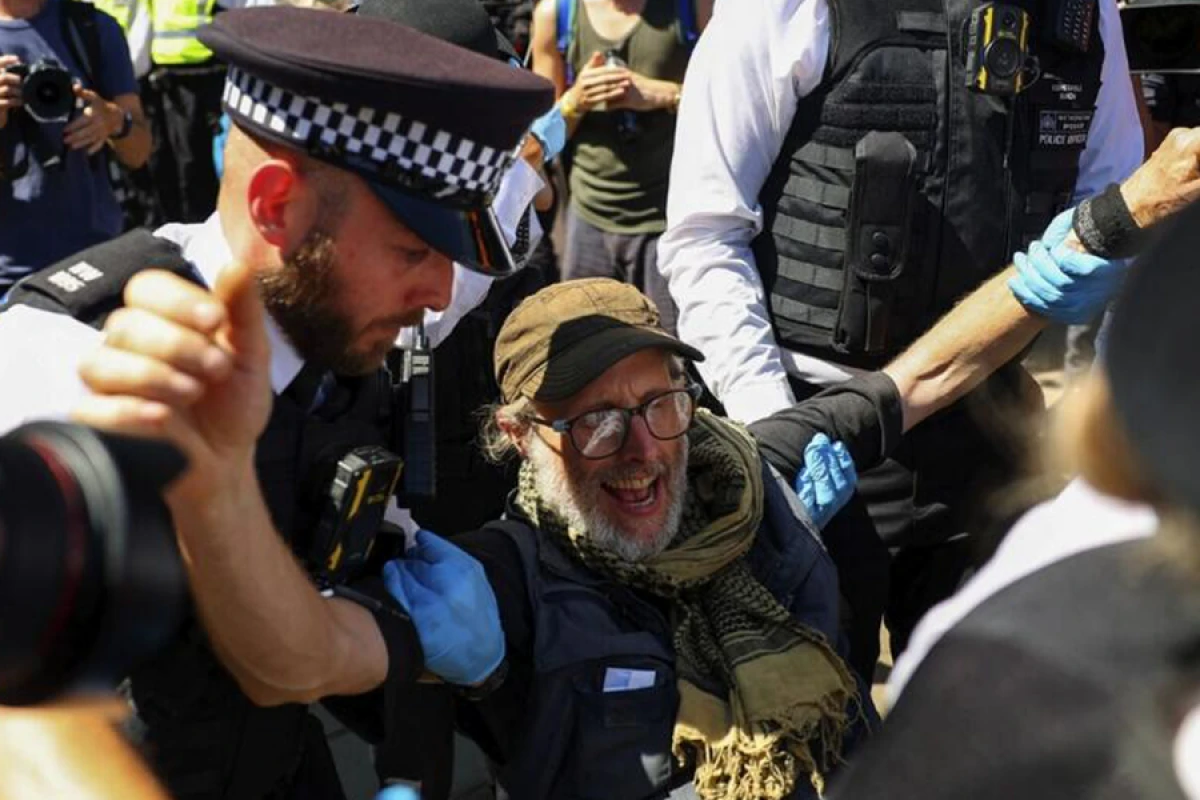 Britaniyada 110 nəfərə terrorçuluq ittihamı irəli sürüldü