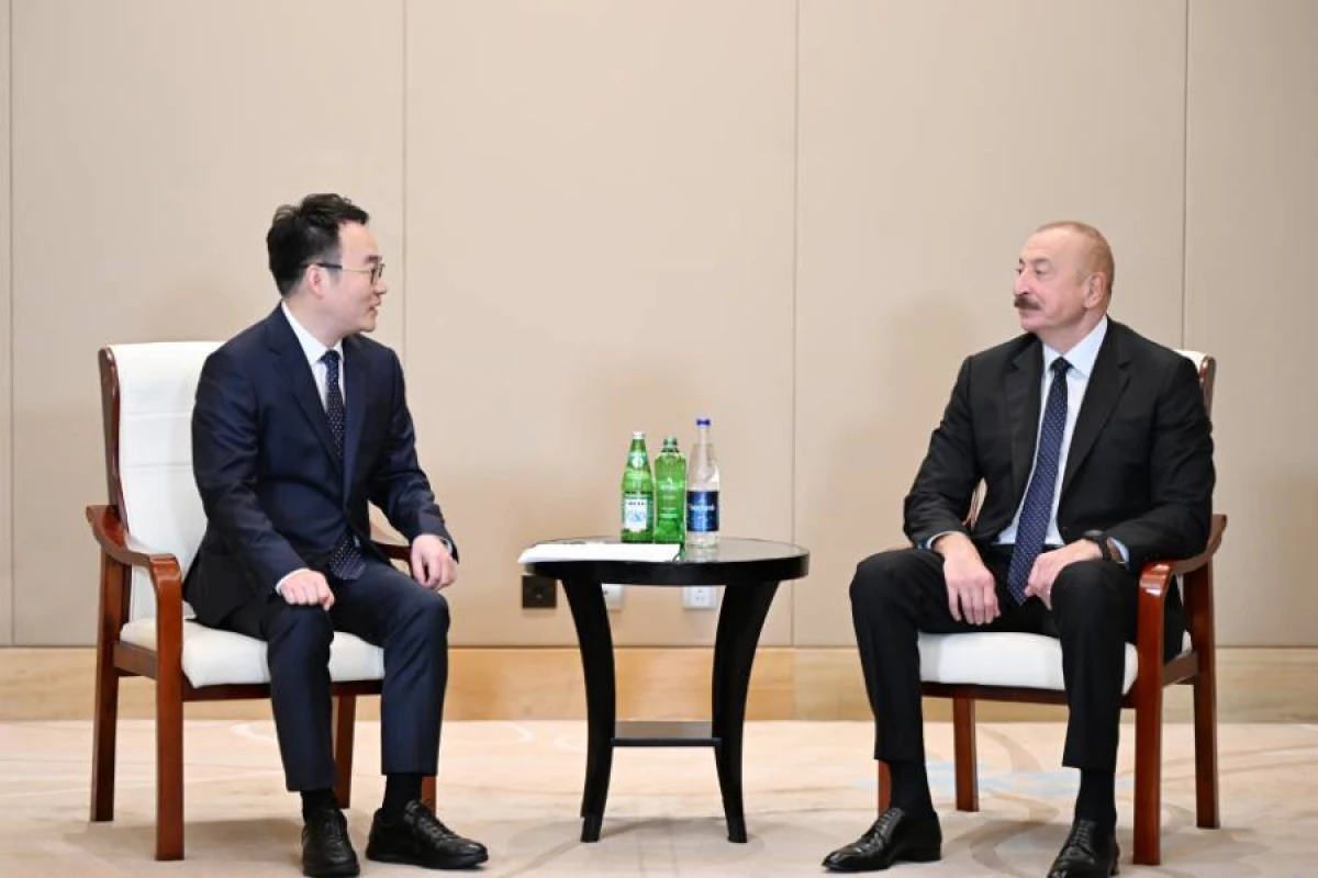 İlham Əliyev “Powerchina group” şirkətlər qrupunun icraçı vitse-prezidenti ilə görüşdü