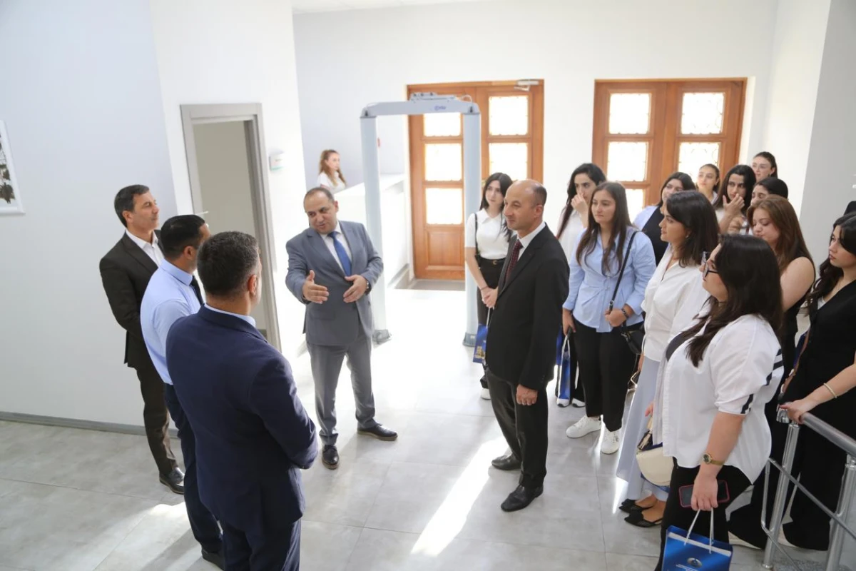 Ombudsman Aparatında bir sıra gənclər üçün info-tur keçirildi — 2