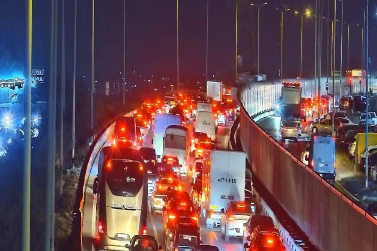 Bakı Dairəvi yolda avtoqəza baş verdi, sıxlıq yarandı
