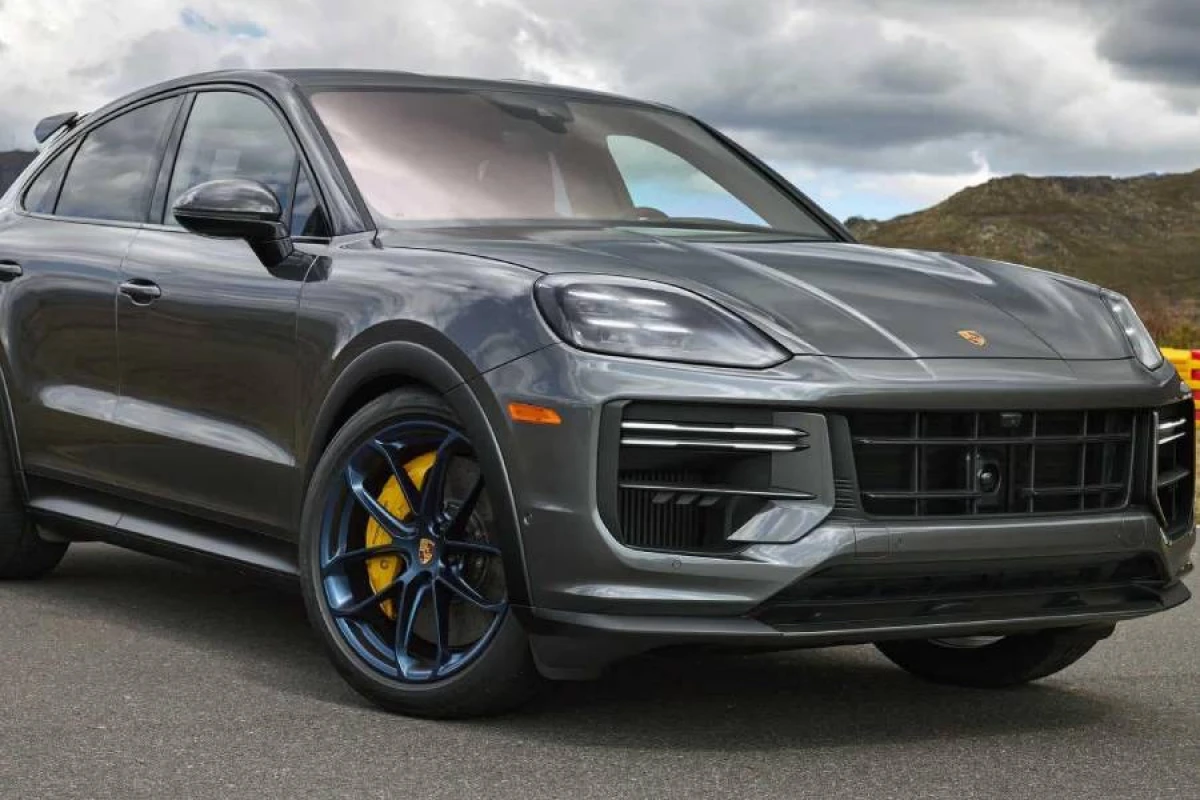 Yeni “Porsche Cayenne” simsiz enerji yığma funksiyası ilə gəlir