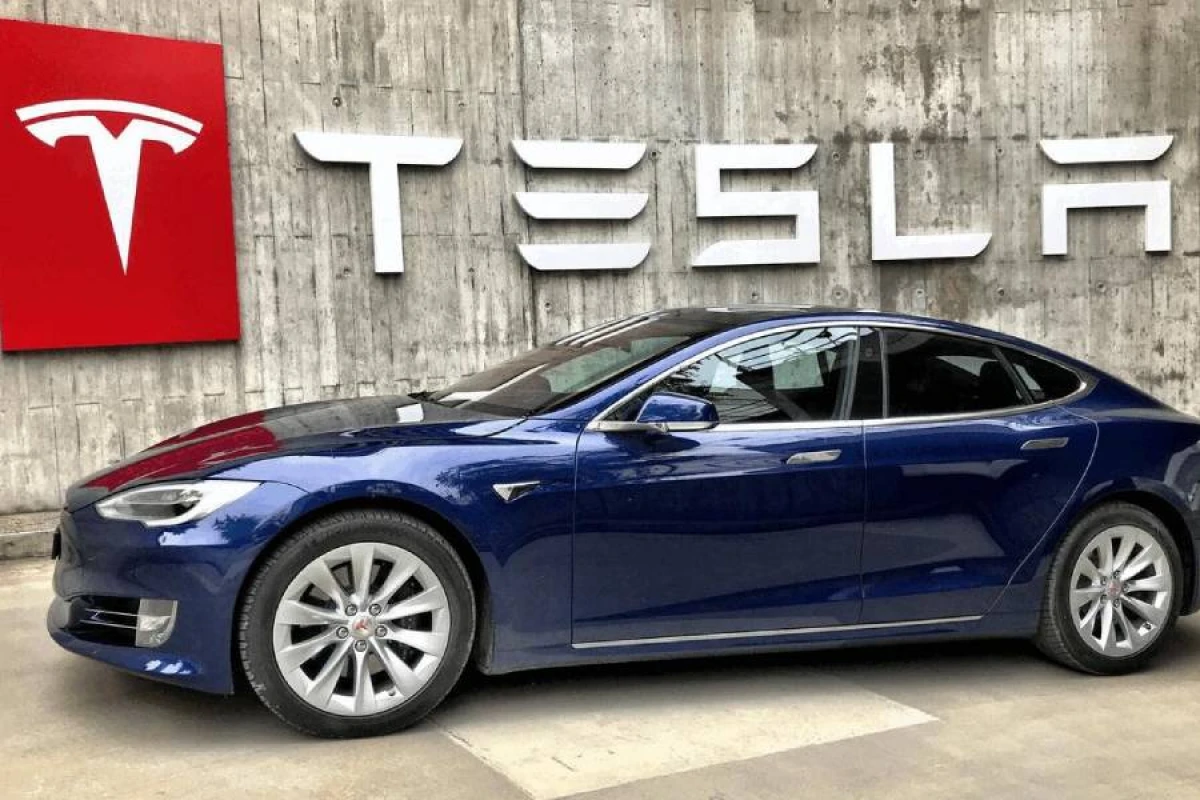 "Tesla"nın ABŞ bazarındakı payı ən aşağı səviyyəyə düşdü