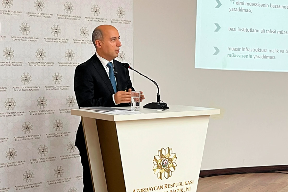 Emin Əmrullayev: "Rəqəmsal məktəb" platforması fəaliyyətə başlayacaq