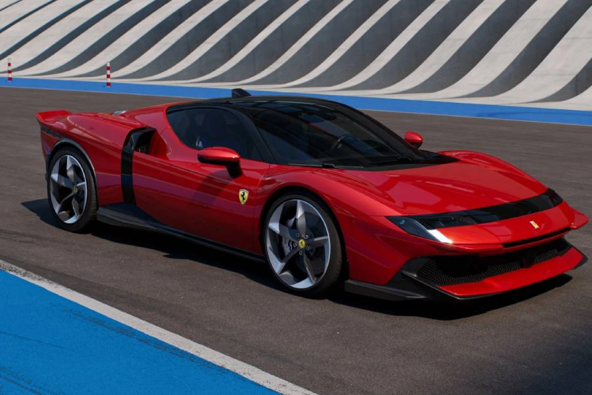 “Ferrari” yeni modelini təqdim etdi