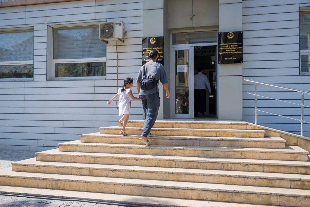 12 mindən çox aztəminatlı ailənin övladlarına məktəbli ləvazimatları təqdim ediləcək — 3