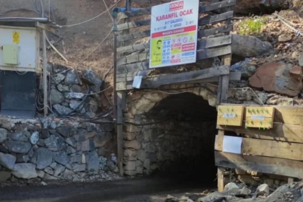 Türkiyədə mədən çökdü - Torpaq altında qalanlar var