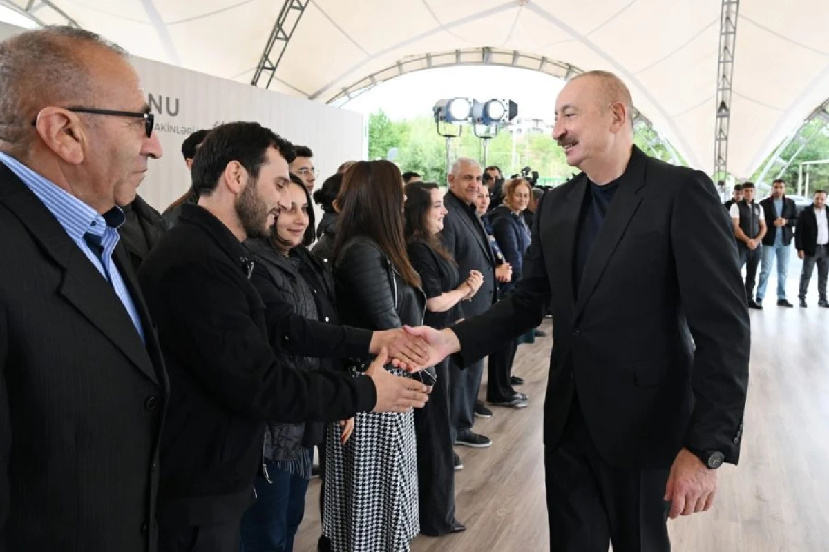 İlham Əliyev Qırmızı Bazar, Hadrut qəsəbələri və Sos kəndinin sakinləri ilə görüşdü - YENİLƏNDİ