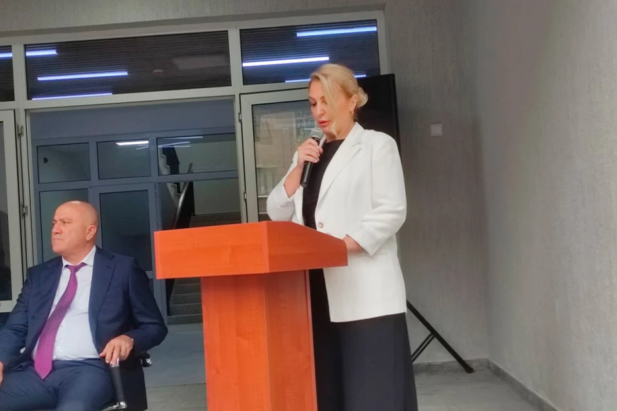 Direktor: “Onlardan istəyim də şagirdlərə yaxşı dərs vermələridir”