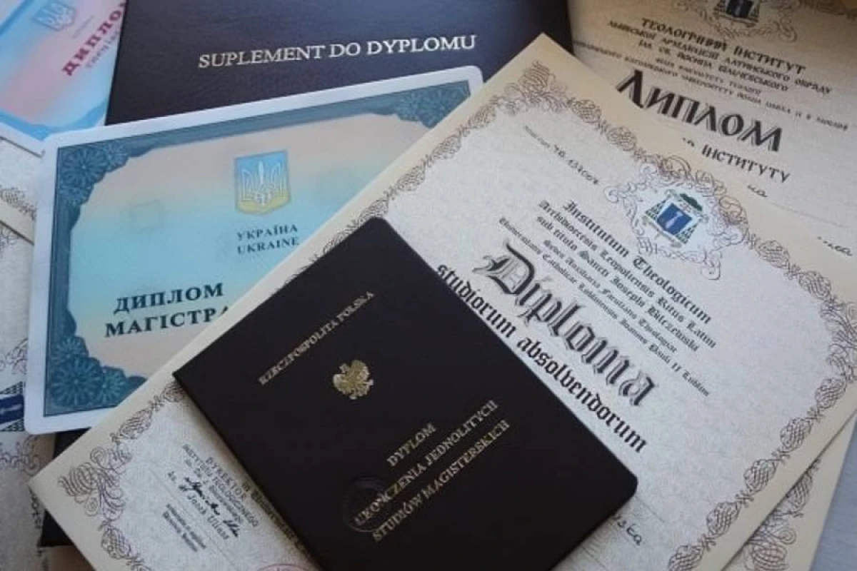 Ən çox tanınmayan diplomlar bu üç ölkədən gəlib - SİYAHI