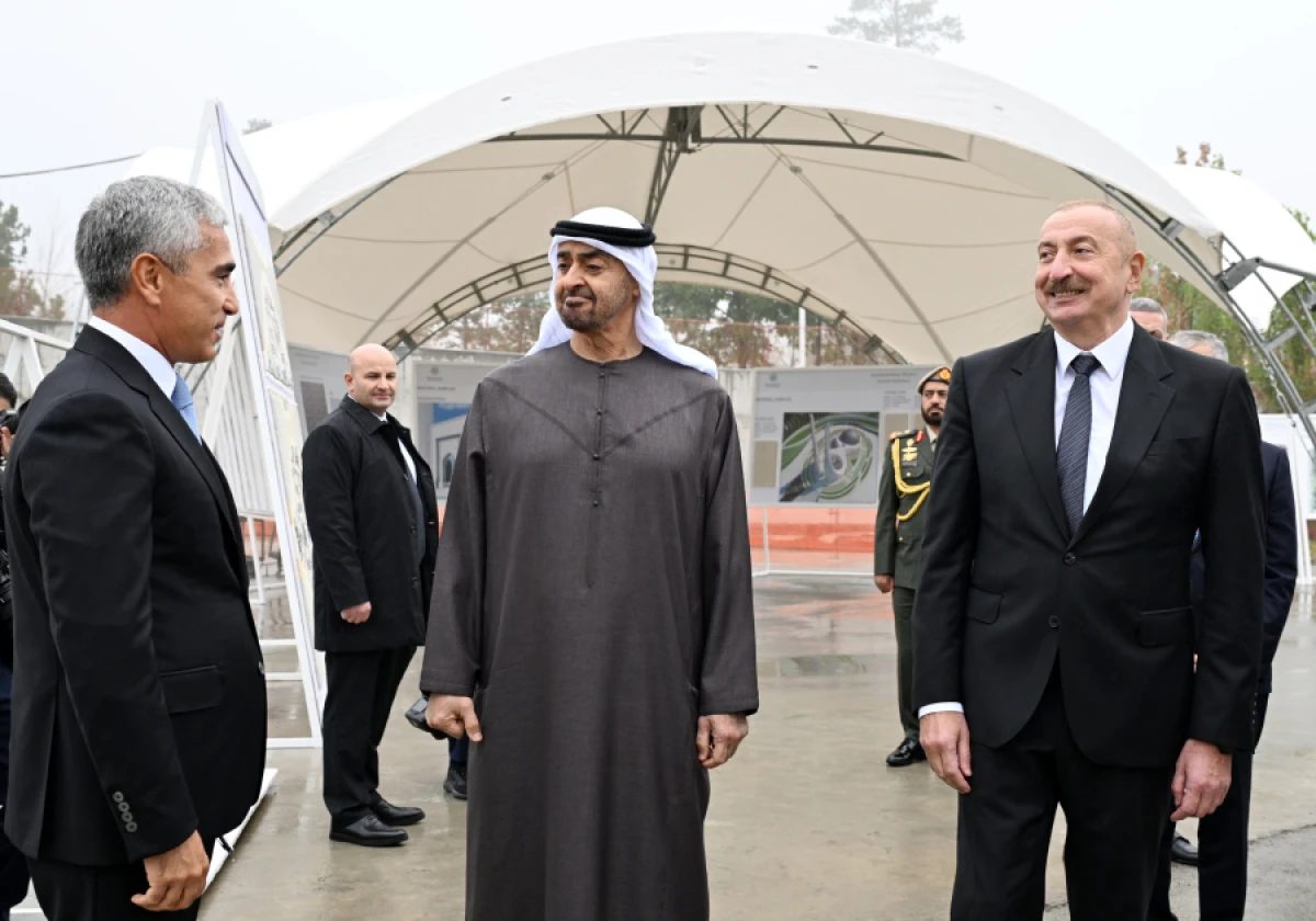 Prezident İlham Əliyev və BƏƏ lideri Yeni Şuşa məscidində tikinti işlərinin gedişi ilə tanış oldular — 1