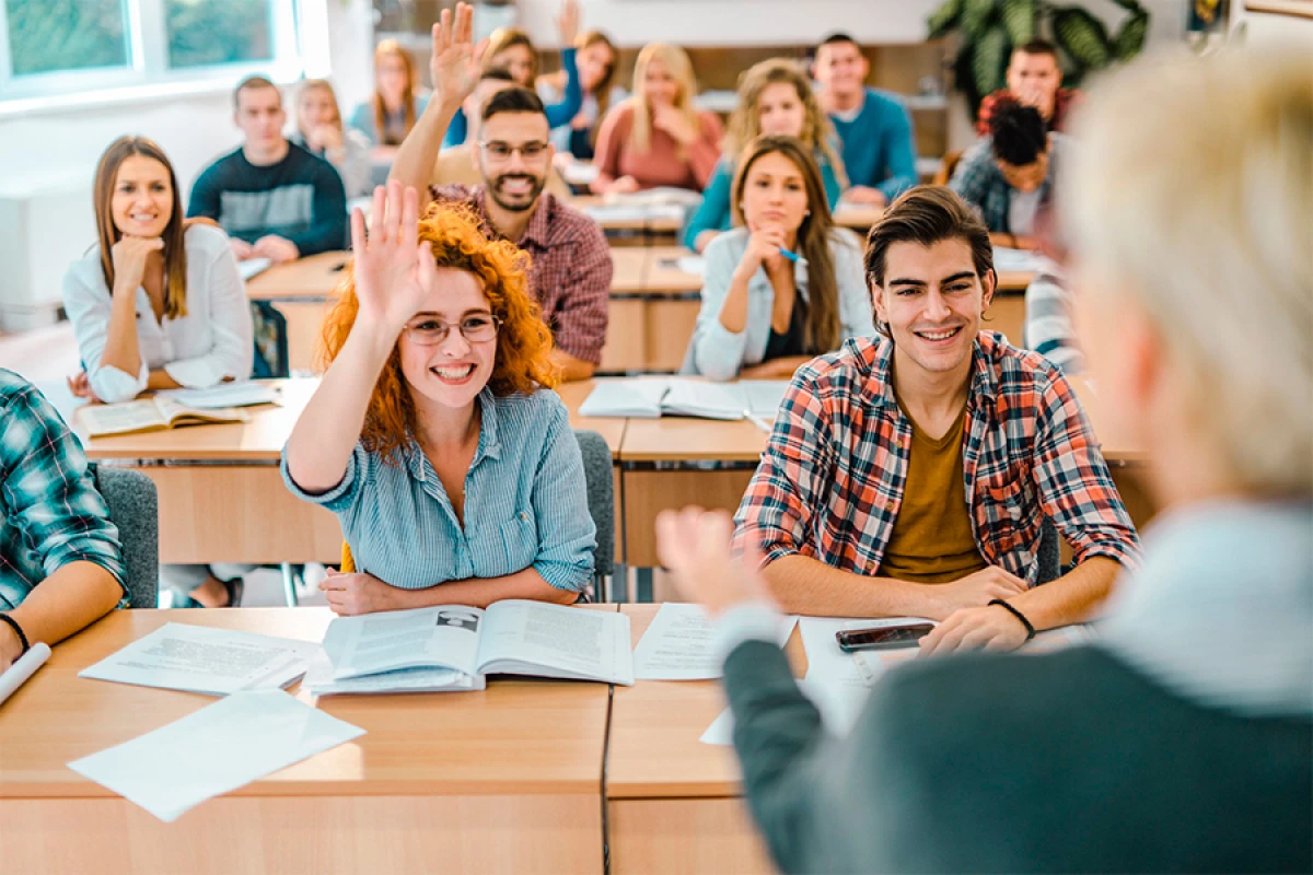 Dörd günlük dərs sistemi tələbələrə nə vəd edir?