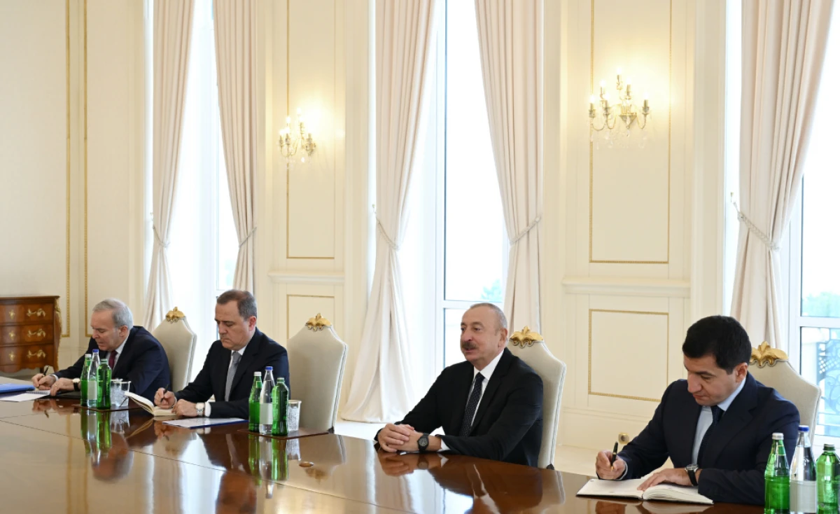 Prezident İlham Əliyev Avropa İttifaqının Genişlənmə üzrə komissarını qəbul etdi — 4