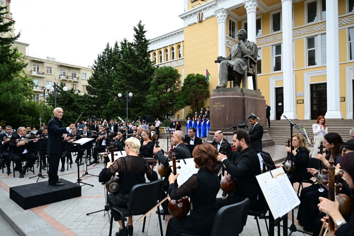 Üzeyir Hacıbəyli XVII Beynəlxalq Musiqi Festivalı təntənə ilə başlandı — 3