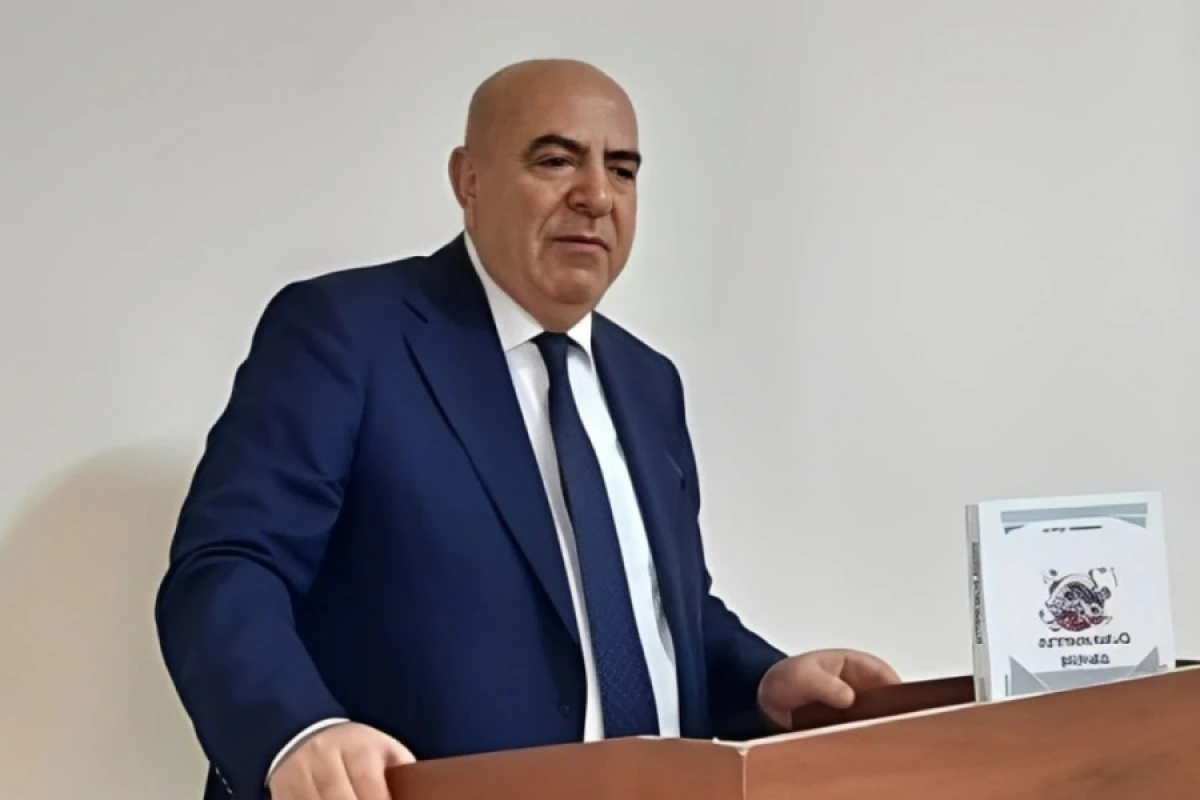 Azərbaycanlı professorun ölkədən çıxışına "stop" qoyuldu