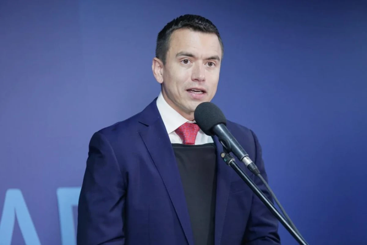 Ekvador Prezidenti ölkədə komendant saatı tətbiq etdi