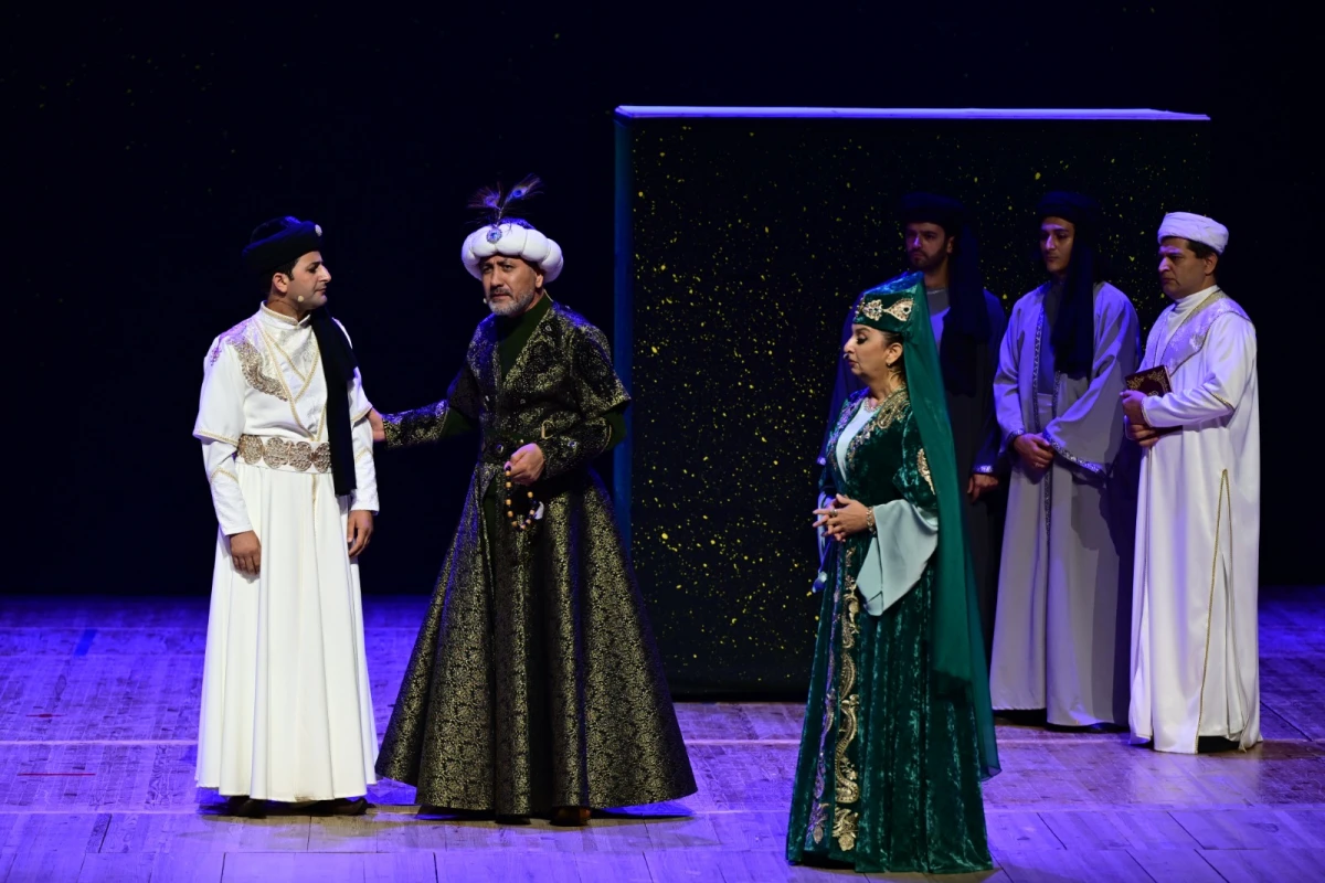 117 yaşlı "Leyli və Məcnun" operası yeni səhnə quruluşunda — 1