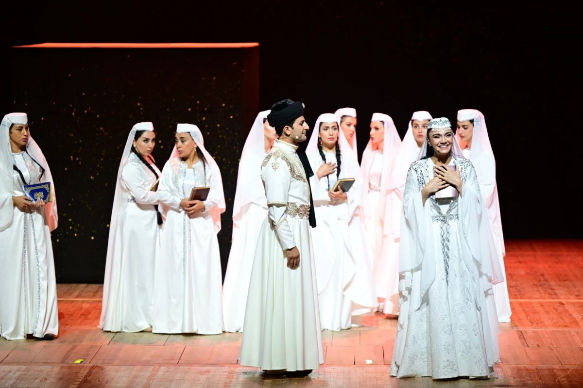 117 yaşlı "Leyli və Məcnun" operası yeni səhnə quruluşunda — 4
