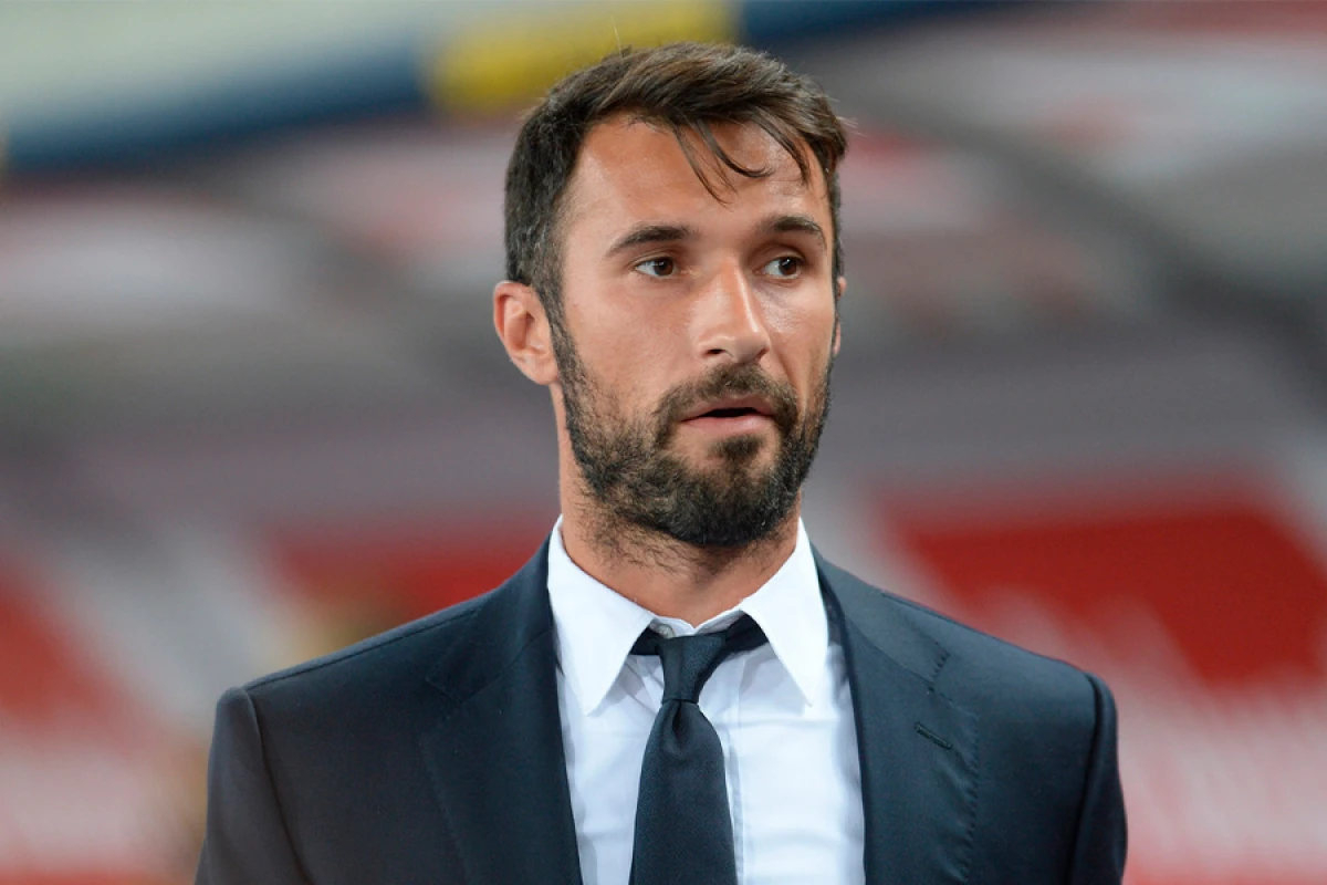 Monteneqro millisi Mirko Vuçiniçə tapşırıldı