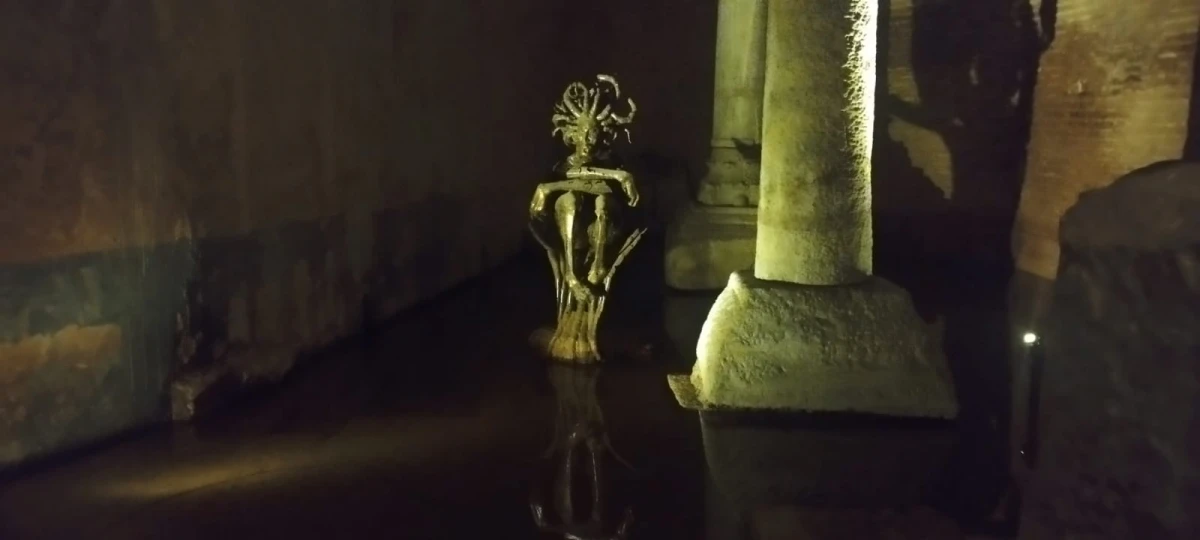 Məşhur yazıçının heyran qaldığı , yeraltı cənnət adlandırılan Yerbatan sarayı — 1
