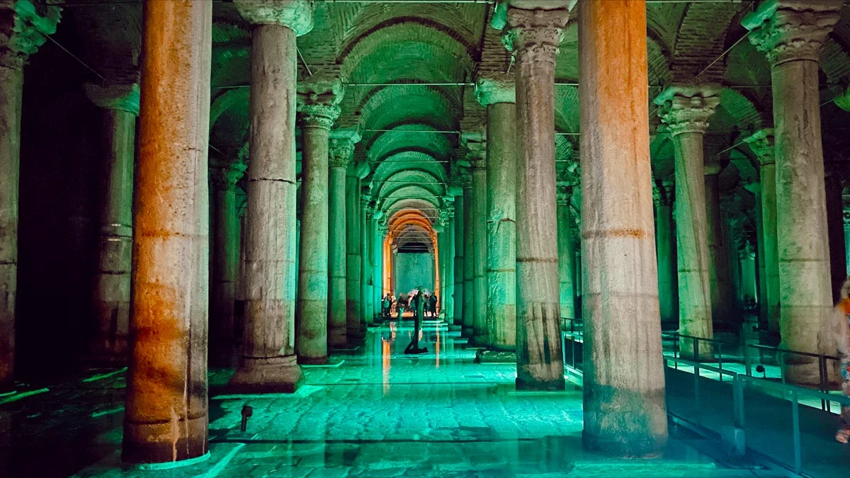 Məşhur yazıçının heyran qaldığı , yeraltı cənnət adlandırılan Yerbatan sarayı — 4